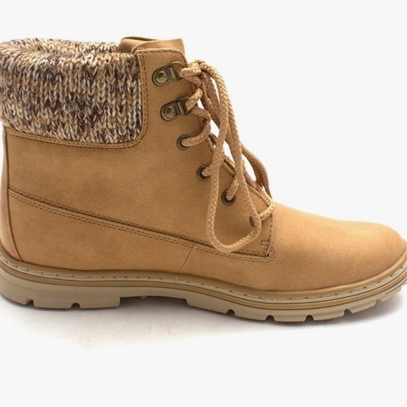 Lady’s winter boots wedge boots tan boots size 10 canyon river blues tan… - Picture 2 of 10